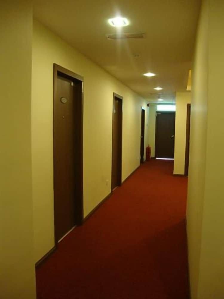 DM Hotel2