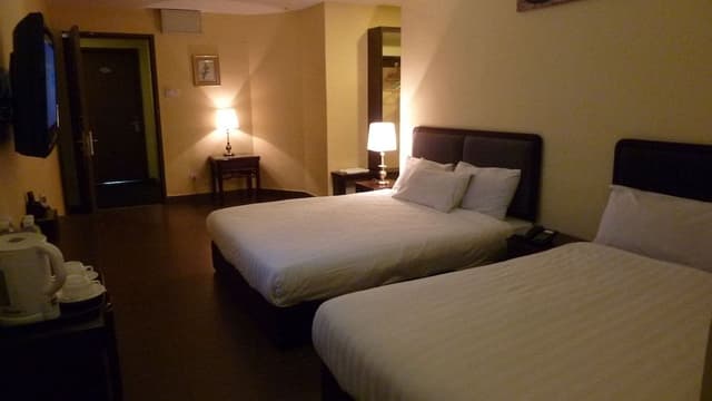 Family Room, 2 Queen Beds, City View