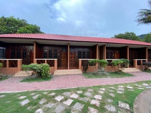 เปอร์นามา บีช รีสอร์ท (Purnama Beach Resort)1