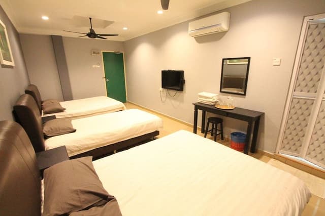 Royal Family 5 Pax (Hotel)
