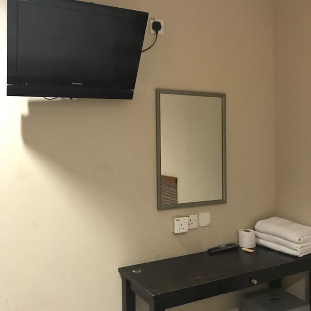 Family Room, No Window