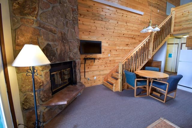 Loft (No Air Conditioning)