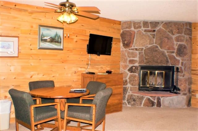 Loft (No Air Conditioning)