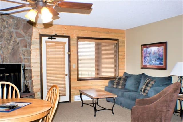 Loft (No Air Conditioning)
