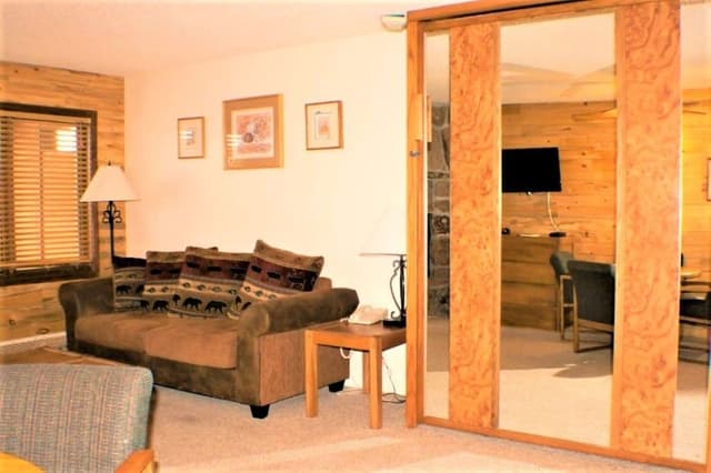 Loft (No Air Conditioning)