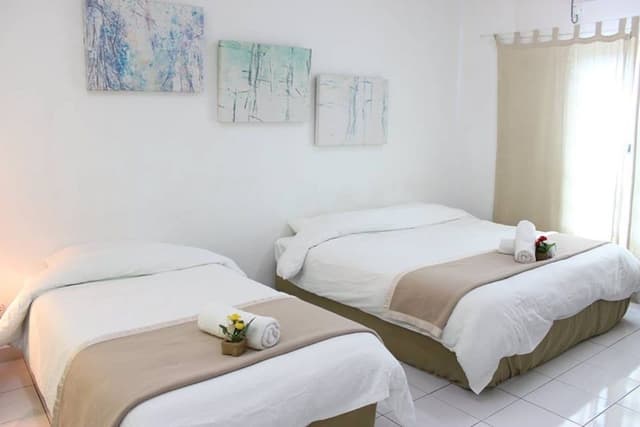 Family Room, Multiple Beds