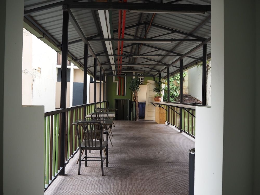 Leo Leisure Hotel3