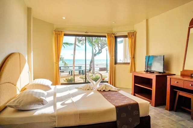 3-Bedroom Sea View Villa