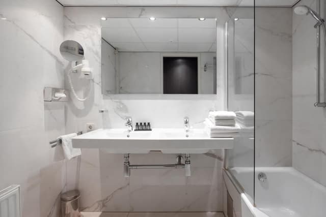 Deluxe Room with Air Conditioning