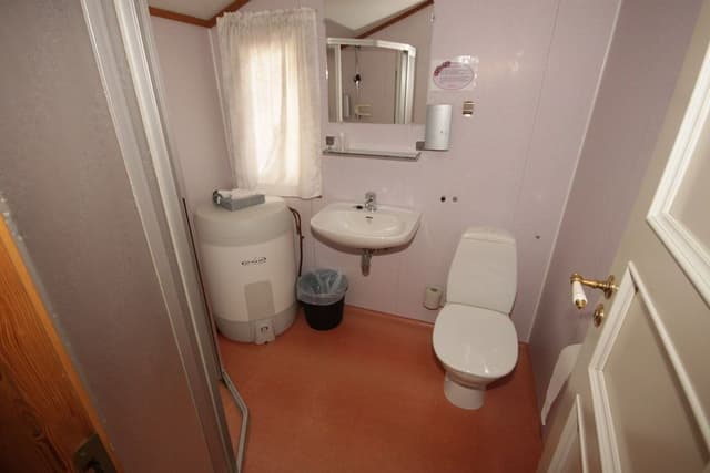 Basic Cabin, Courtyard Area (2 persons)