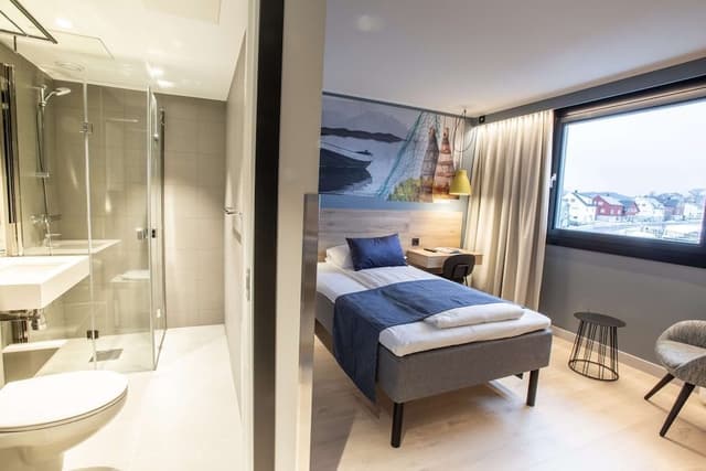 Economy Room, 1 Queen Bed