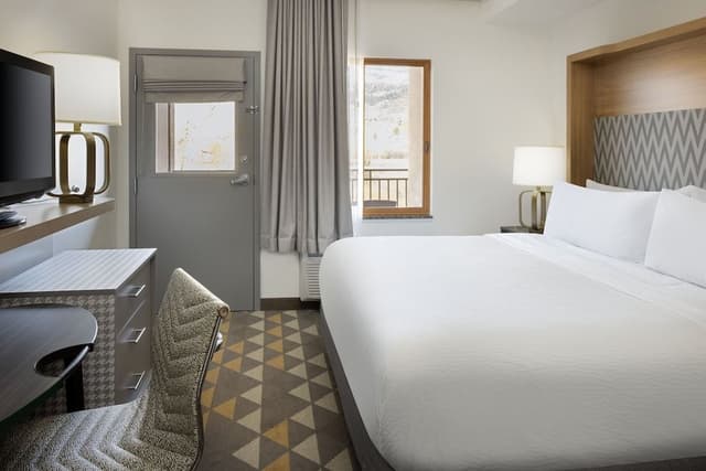 Suite, 1 Bedroom (Living Area)