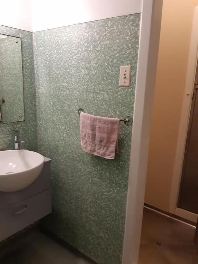 Twin Room, Shared Bathroom