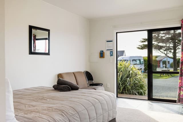 Standard 1 Bedroom Unit - Sleeps 6