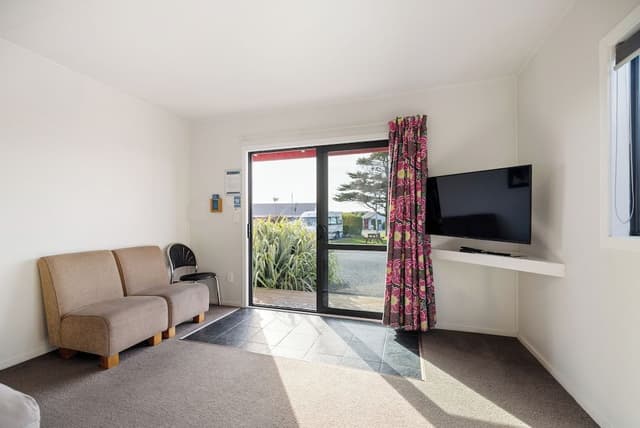 Standard 1 Bedroom Unit - Sleeps 6
