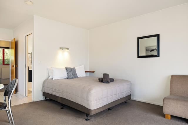Standard 1 Bedroom Unit - Sleeps 6