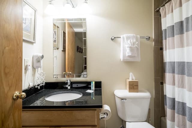 Condo, 2 Bedrooms