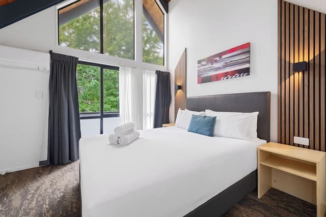 Premium Two Bedroom Apartment with Spa Pool