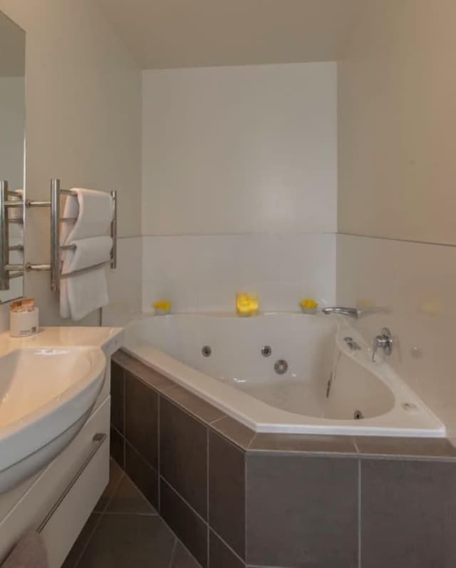 Apartment, 2 Bedrooms, Jetted Tub