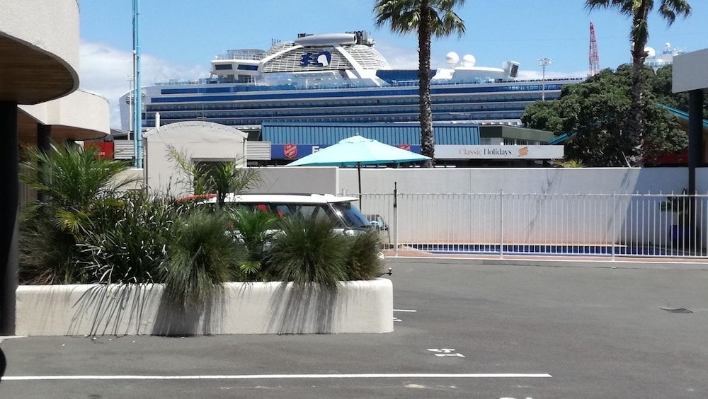 Pacific Motor Inn0