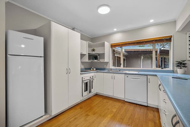 House - 4 Bedrooms