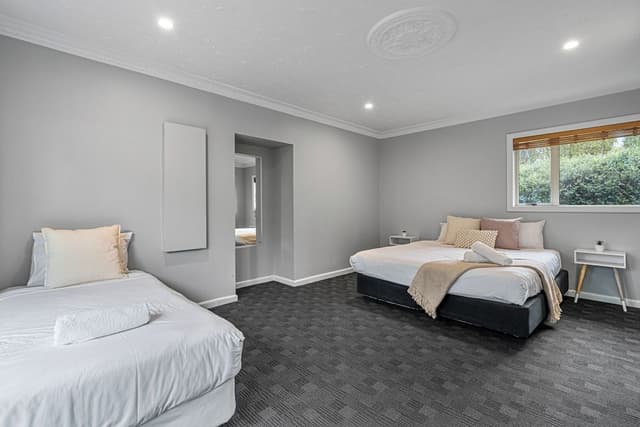 House - 4 Bedrooms