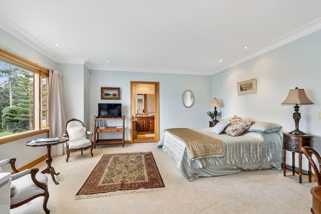 Luxury Suite, 1 King Bed, Bay View (Fantail Suite )