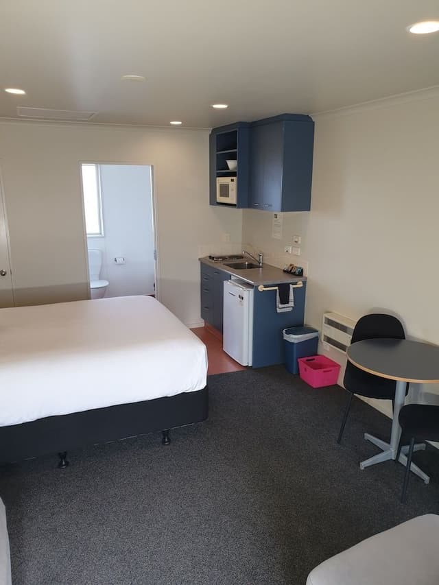 Deluxe Studio