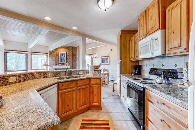 Condo, 2 Bedrooms