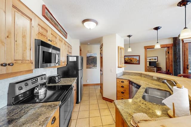 Condo, 2 Bedrooms