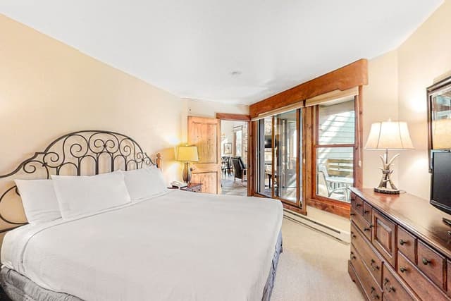 Condo, 3 Bedrooms