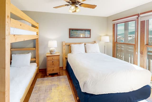 Condo, 2 Bedrooms