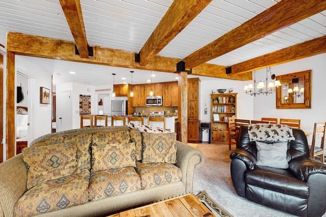 Condo, 2 Bedrooms