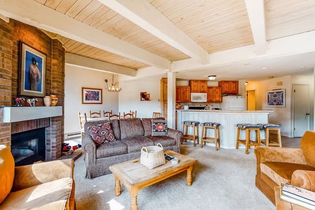 Condo, 2 Bedrooms