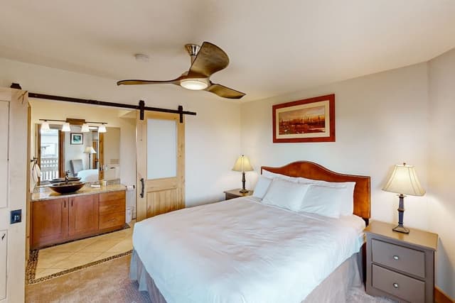 Condo, 3 Bedrooms