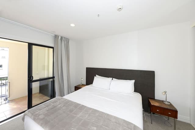 Superior One Bedroom Apartment