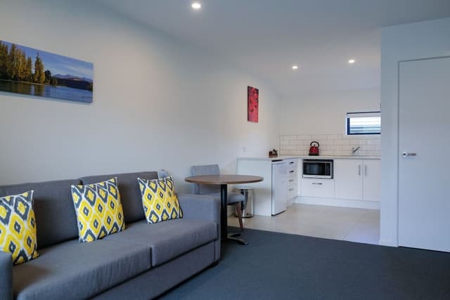 Family Room, 2 Bedrooms
