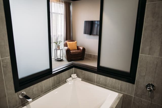 Left Wing Spa Suite