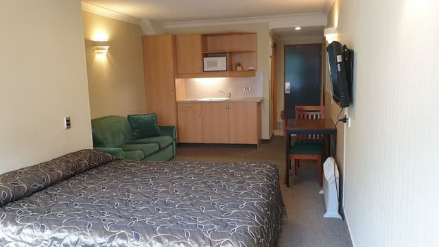 Studio (Sleeps 3)