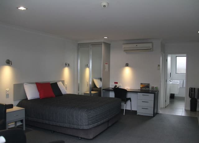 One Bedroom Apartment
