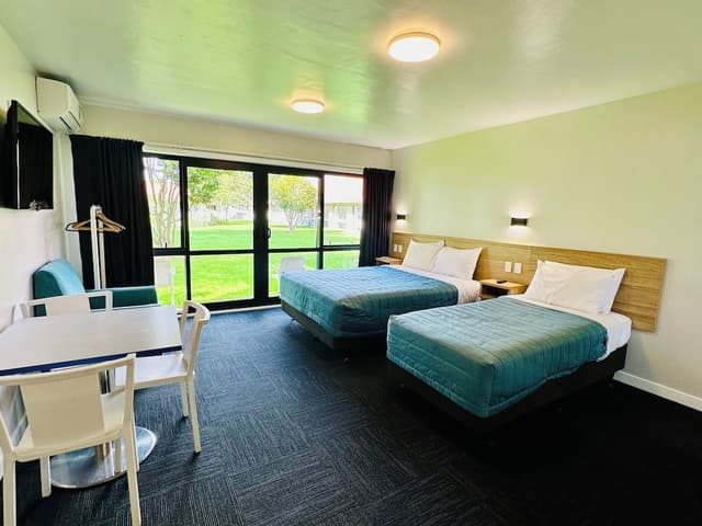 Deluxe Studio Suite