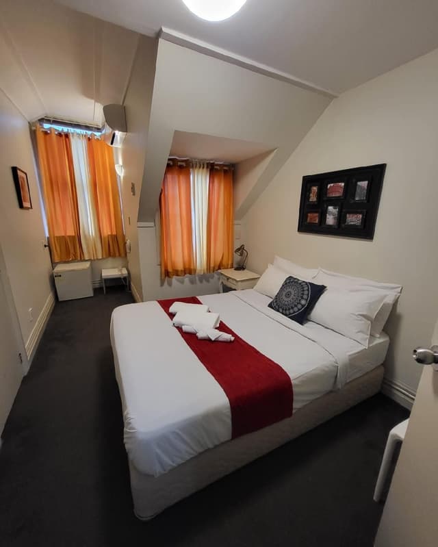 Standard Queen Room