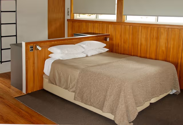 Luxury Cottage, 1 King Bed, Kitchen, Mountain View