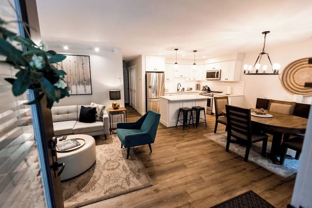 Traditional Condo, 1 Queen Bed, Kitchen, Mountain View (1 bedroom 1 bath condo)