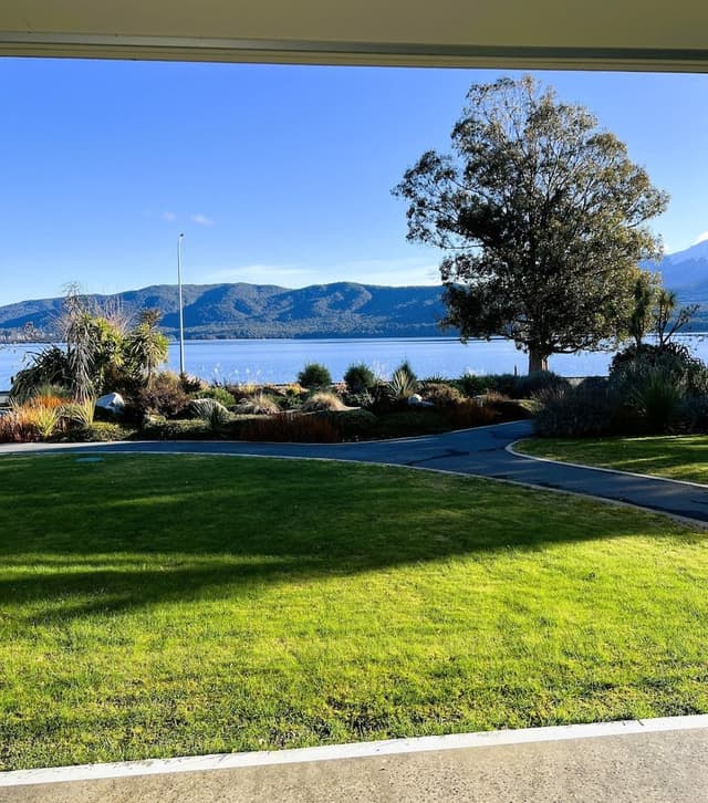 Tanara Premier Studio Suite, 1 King Bed, Accessible, Lake View - ADULTS ONLY
