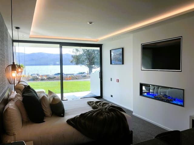 Tanara Premier Studio Suite, 1 King Bed, Accessible, Lake View - ADULTS ONLY