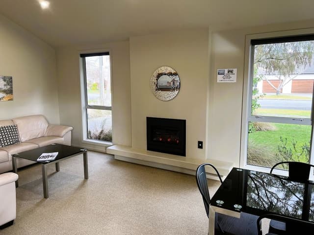 Private 3 Bedrooms House - Off site Location (less than 1km away / 15min walk from Motel)
