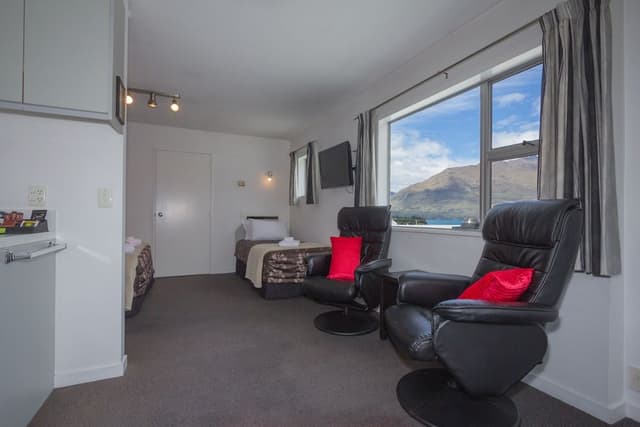 Studio, Bay View