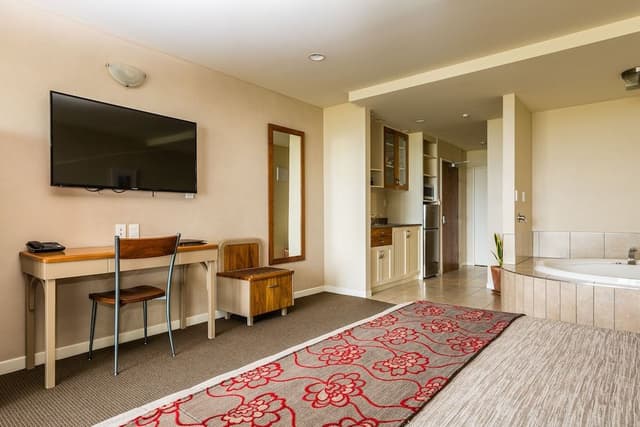 Family Suite, Upper Level (Sleeps 5)