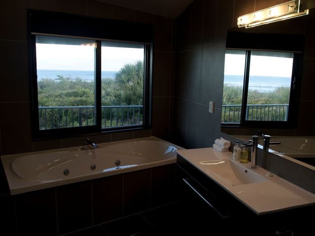 Seaview Apartment Three Bedroom